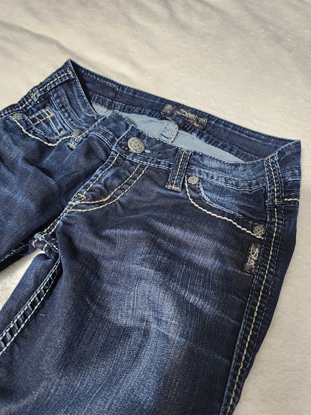 Silver Jeans Dark Blue Flare Jeans with Contrast Stitching - Picture 4 of 9